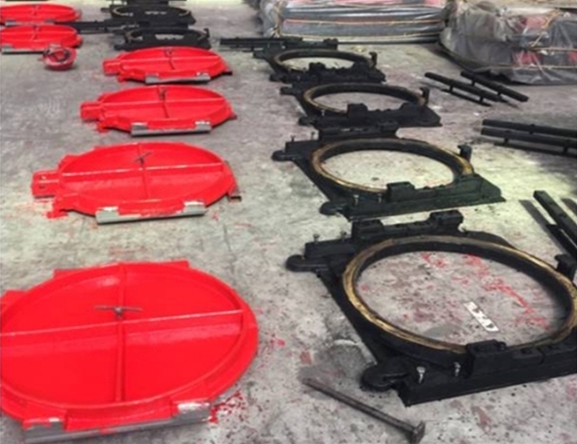 鑲銅鉅鐵閘門(mén)